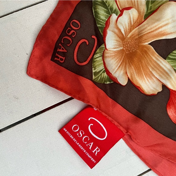 Oscar de la renta scarve - Picture 5 of 5